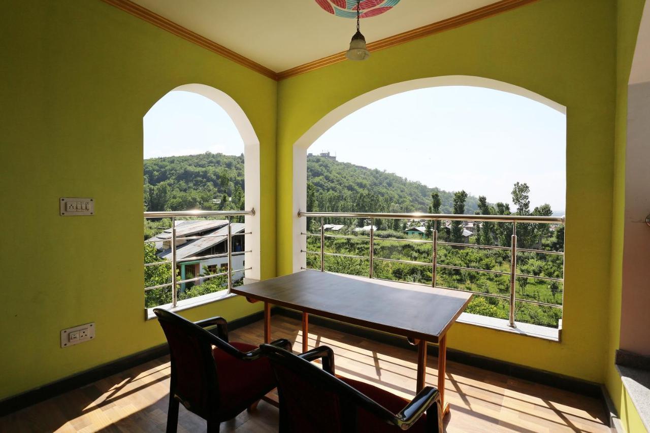 Super Oyo Hotel El Classics Srīnagar Dış mekan fotoğraf
